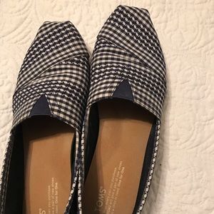 Toms slip on shoes